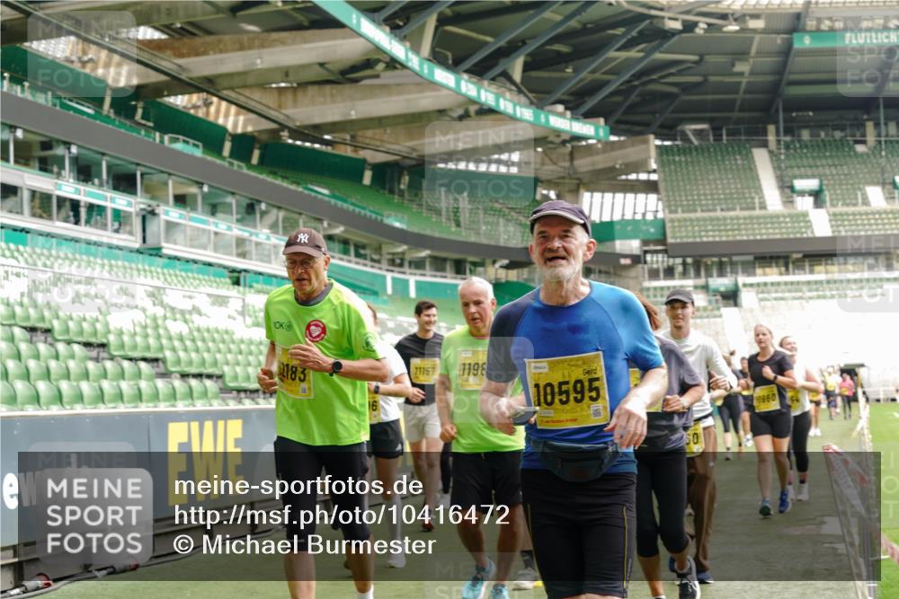 13.09.2026 - 21. swb-Marathon Bremen Michael Burmester http://msf.ph/oto/10416472 13.09.2026 10:42:13 Laufen im Stadion 10148, 10155, 10163, 10247, 10303, 10313, 10330, 10361, 10362, 10395, 10396, 10399, 10414, 10419, 10422, 10461, 10462, 10483, 10490, 10491, 10519, 10527, 10545, 10546, 10547, 10557, 10572, 10586, 10611, 10644, 10665, 10694, 10705, 10706, 10719, 10722, 10752, 10766, 10768, 10773, 10776, 10784, 10804, 10805, 10854, 10859, 10880, 10889, 10909, 10963, 10977, 11026, 11027, 11041, 11043, 11048, 11078, 11084, 11085, 11090, 11097, 11098, 11140, 11173, 11192 meine-sportfotos.de