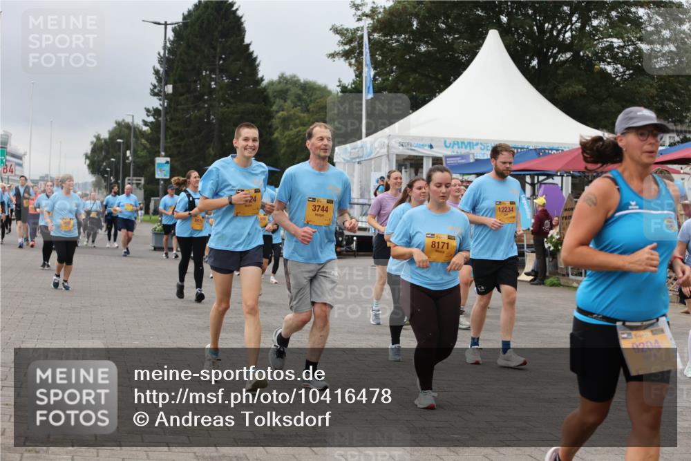 13.09.2026 - Kiel Lauf Andreas Tolksdorf http://msf.ph/oto/10416478 13.09.2026 10:07:18 Kiellinie 6670, 1600, 3744, 5, 38, 8171, 12234, 9204 meine-sportfotos.de