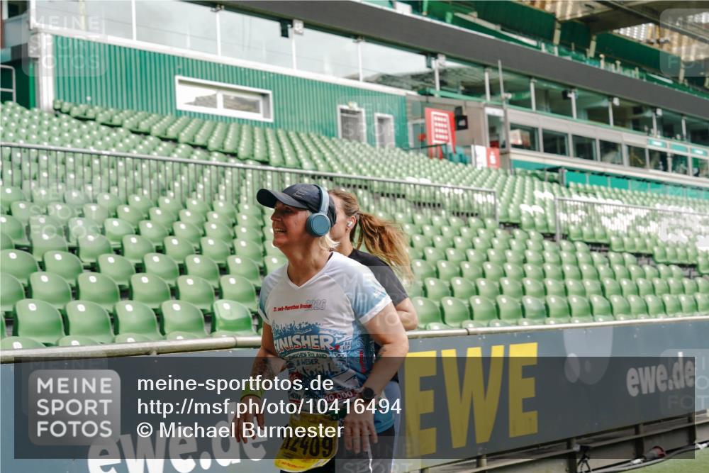13.09.2026 - 21. swb-Marathon Bremen Michael Burmester http://msf.ph/oto/10416494 13.09.2026 10:42:14 Laufen im Stadion 10148, 10155, 10163, 10247, 10303, 10313, 10330, 10361, 10362, 10395, 10396, 10399, 10414, 10419, 10422, 10461, 10462, 10483, 10490, 10491, 10519, 10527, 10545, 10546, 10547, 10557, 10572, 10586, 10644, 10665, 10705, 10706, 10719, 10722, 10752, 10766, 10768, 10773, 10776, 10784, 10804, 10805, 10854, 10859, 10880, 10889, 10909, 10963, 10977, 11026, 11027, 11041, 11043, 11048, 11078, 11084, 11085, 11090, 11097, 11098, 11140, 11173, 11192 meine-sportfotos.de