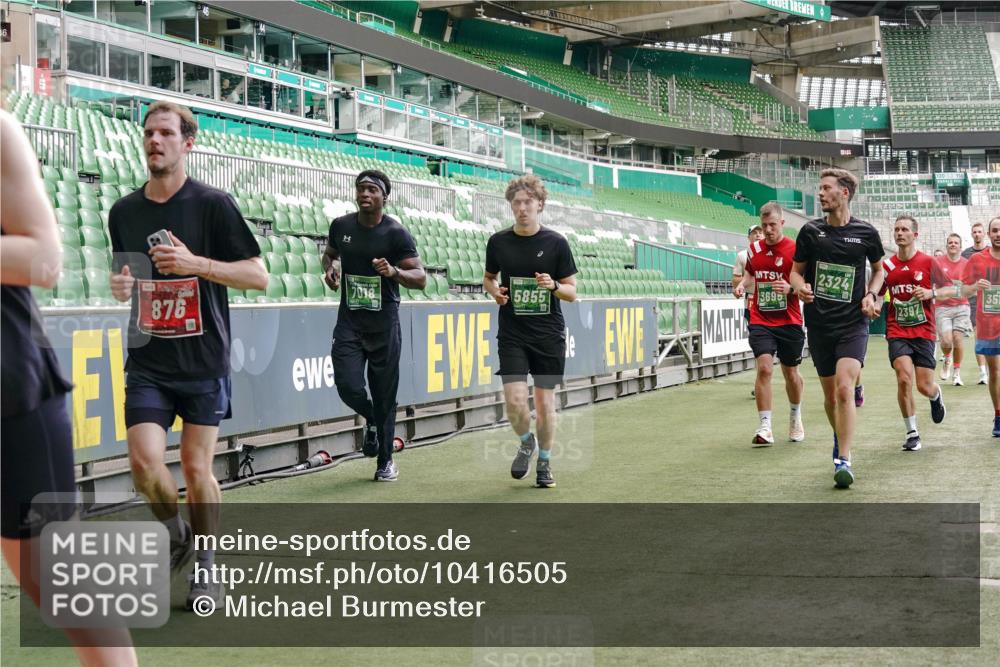 13.09.2026 - 21. swb-Marathon Bremen Michael Burmester http://msf.ph/oto/10416505 13.09.2026 12:58:27 Laufen im Stadion 141, 148, 191, 226, 334, 511, 672, 776, 789, 790, 909, 972, 1010, 1119, 1191, 1199, 1254, 1281, 1535, 1642, 1647, 1752, 1809, 1881, 1900, 1931, 1933, 2046, 2051, 2075, 2210, 2324, 2343, 2367, 2371, 2397, 2402, 2423, 2425, 2493, 2577, 2771, 2807, 2827, 2885, 2903, 2904, 2979, 3021, 3051, 3098, 3120, 3138, 3148, 3182, 3186, 3233, 3319, 3338, 3435, 3450, 3516, 3534, 3560, 3634, 3655, 3685, 3690, 3695, 3760, 3866, 3933, 3934, 3939, 4101, 4316, 4319, 205 meine-sportfotos.de