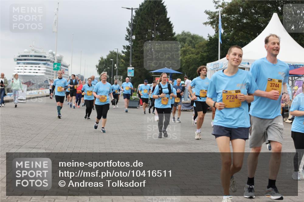 13.09.2026 - Kiel Lauf Andreas Tolksdorf http://msf.ph/oto/10416511 13.09.2026 10:07:19 Kiellinie 3420, 6670, 11600, 2724, 3744 meine-sportfotos.de