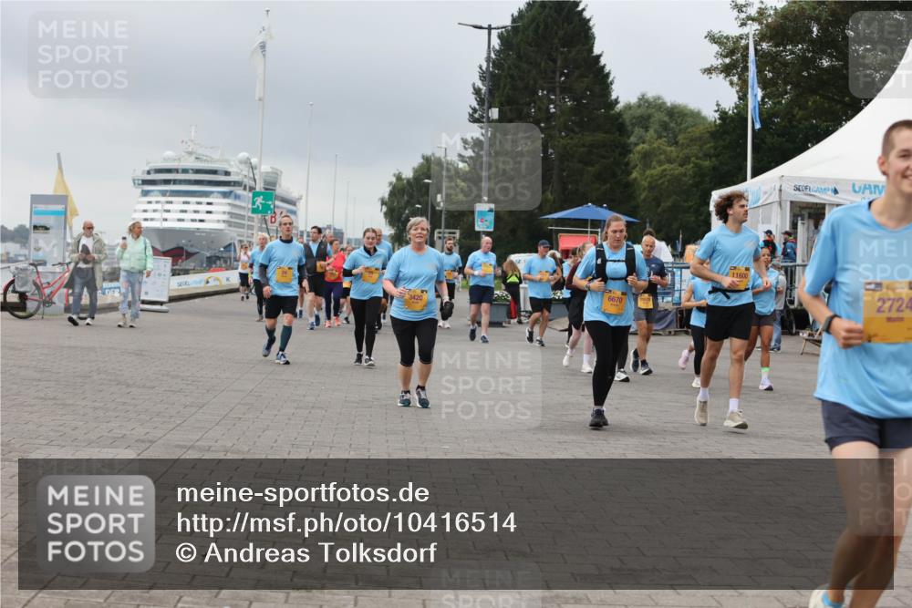 13.09.2026 - Kiel Lauf Andreas Tolksdorf http://msf.ph/oto/10416514 13.09.2026 10:07:20 Kiellinie 6670, 3420, 11600, 1, 2724 meine-sportfotos.de