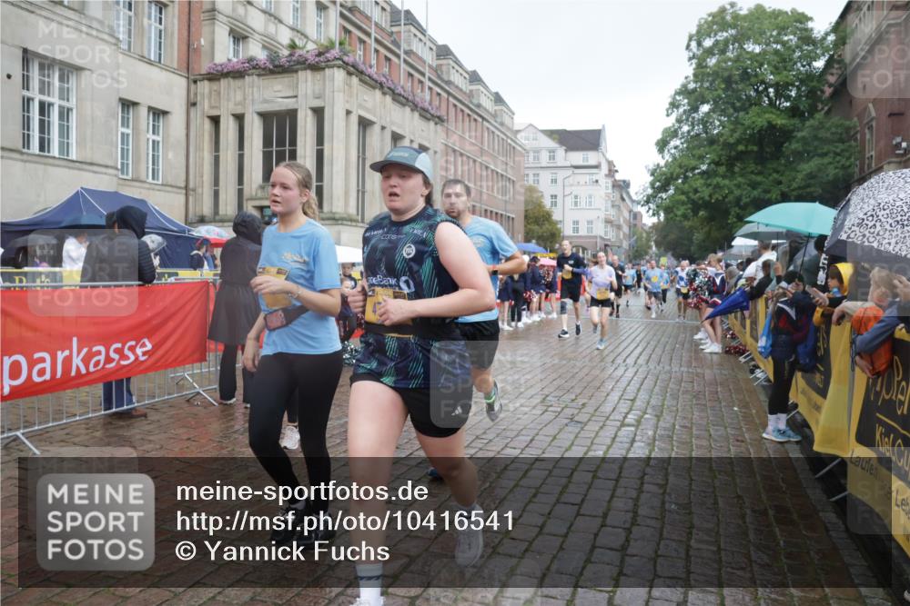 13.09.2026 - Kiel Lauf Yannick Fuchs http://msf.ph/oto/10416541 13.09.2026 10:48:27 Ziel 199, 473, 854, 1161, 1322, 1564, 1763, 1818, 2011, 2042, 2649, 2956, 3272, 3402, 4511, 4753, 5116, 5546, 5655, 6629, 6935, 7313, 8083, 8349, 8553, 9561, 10820, 10979, 11005, 11304, 11383, 12263, 596, 696, 960, 995, 1059, 1273, 1586, 1595, 1644, 2001, 2097, 2253, 2625, 2712, 3012, 3014, 3715, 3738, 4553, 4713, 4720, 4736, 4896, 5447, 6000, 6418, 6507, 6760, 7104, 7212, 7326, 7668, 8553, 8737, 9915, 9972, 10234, 10265, 10634, 10672, 11349, 11383, 727 meine-sportfotos.de