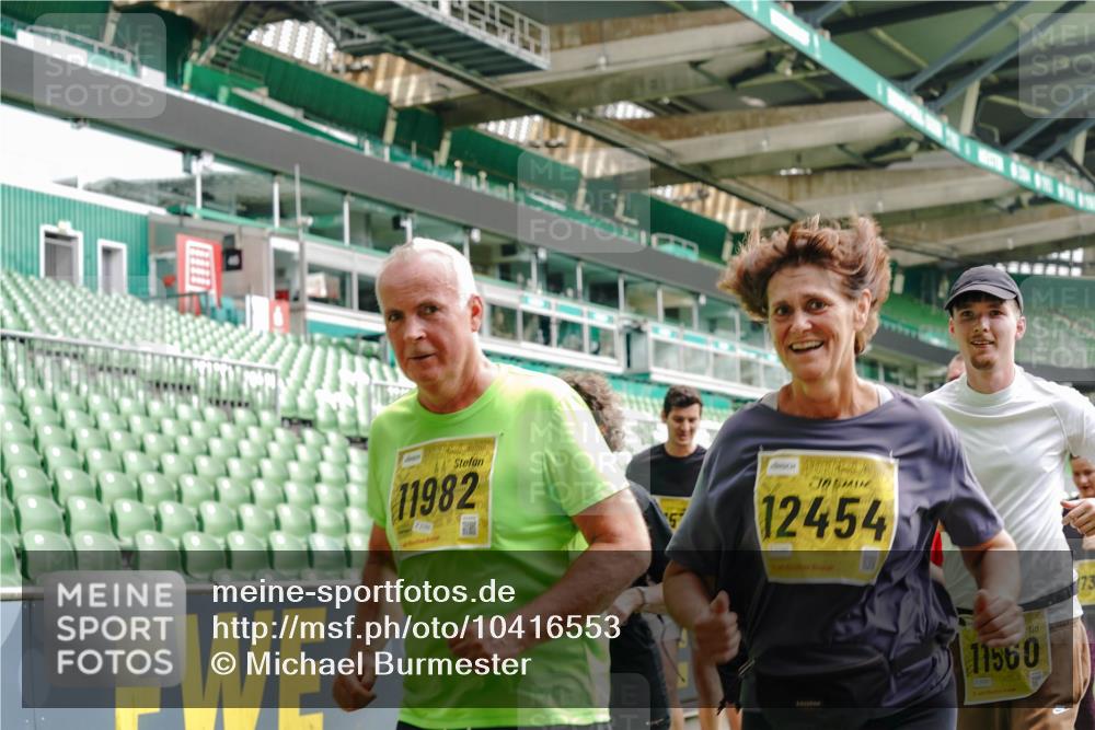 13.09.2026 - 21. swb-Marathon Bremen Michael Burmester http://msf.ph/oto/10416553 13.09.2026 10:42:16 Laufen im Stadion 10148, 10155, 10163, 10247, 10303, 10313, 10330, 10361, 10362, 10395, 10396, 10399, 10414, 10419, 10422, 10461, 10462, 10483, 10490, 10491, 10519, 10527, 10546, 10547, 10557, 10572, 10586, 10644, 10665, 10705, 10706, 10719, 10722, 10752, 10766, 10768, 10773, 10776, 10784, 10804, 10805, 10854, 10859, 10880, 10889, 10909, 10963, 10977, 11026, 11027, 11041, 11043, 11048, 11078, 11084, 11085, 11090, 11097, 11098, 11140, 11173, 11192, 11274 meine-sportfotos.de