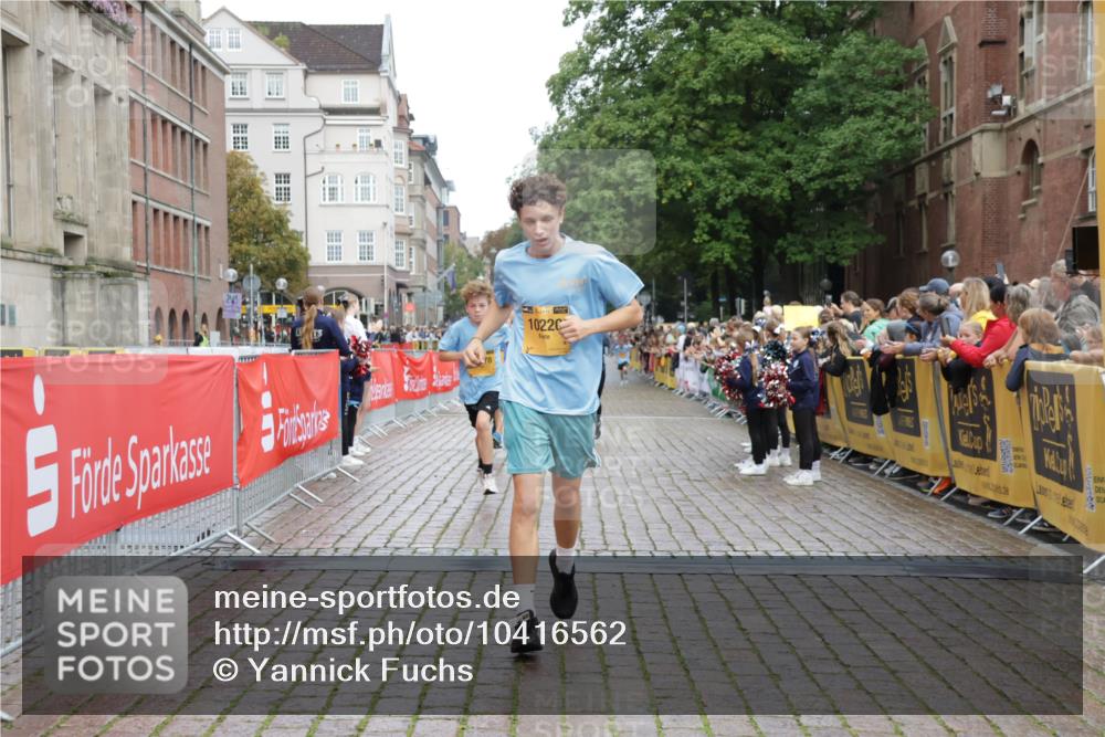 13.09.2026 - Kiel Lauf Yannick Fuchs http://msf.ph/oto/10416562 13.09.2026 09:37:33 Ziel 2417, 5837, 7050, 7827, 8661, 10220, 10656, 10778, 12416, 999, 2455, 3174, 3481, 3900, 4737, 7855, 8658, 9696, 2057, 2221, 2638, 2720, 4252, 4790, 9518, 2455, 3900 meine-sportfotos.de