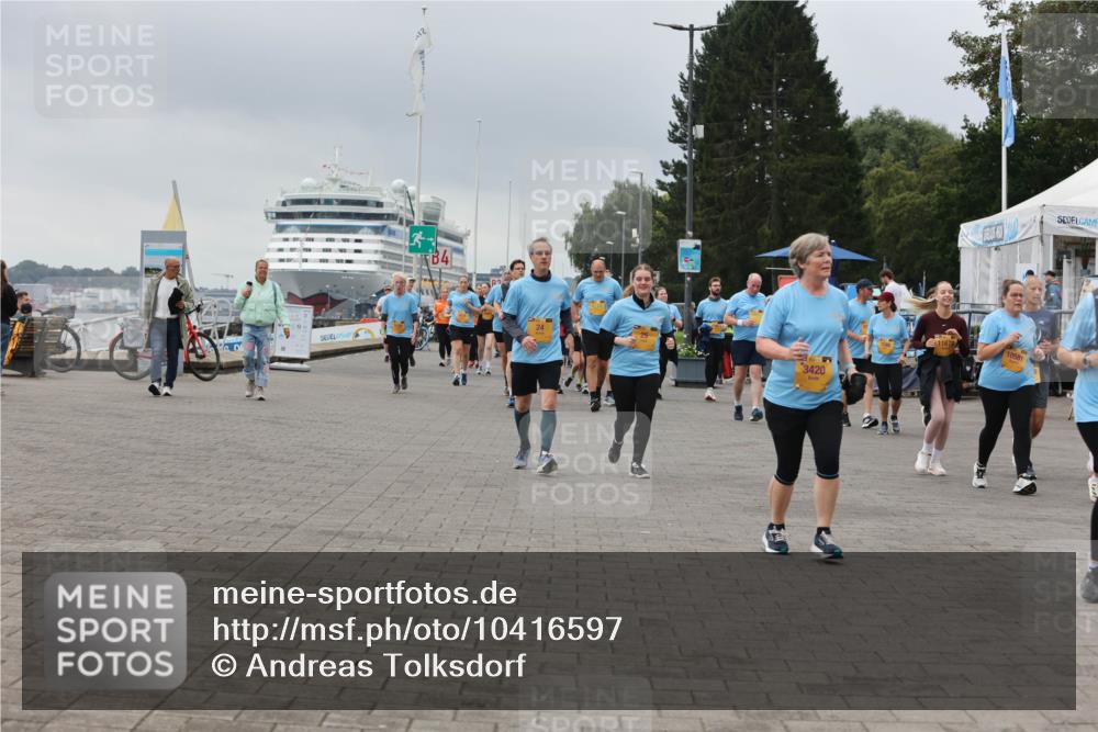 13.09.2026 - Kiel Lauf Andreas Tolksdorf http://msf.ph/oto/10416597 13.09.2026 10:07:22 Kiellinie 12, 3420, 11678, 10581 meine-sportfotos.de