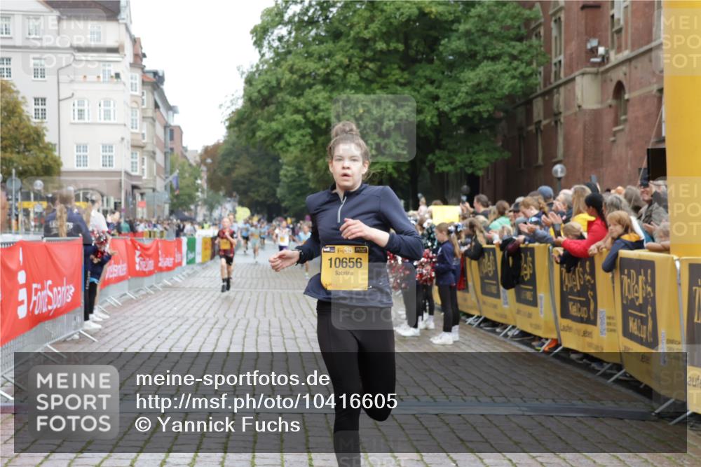 13.09.2026 - Kiel Lauf Yannick Fuchs http://msf.ph/oto/10416605 13.09.2026 09:37:37 Ziel 2720, 4252, 7050, 7827, 8661, 10220, 10656, 10778, 999, 2417, 3174, 3481, 4737, 5837, 7855, 8658, 9696, 12416, 2057, 2221, 2638, 2854, 4089, 4790, 7723, 8702, 9518, 10444, 10690, 2455, 3900, 7855 meine-sportfotos.de