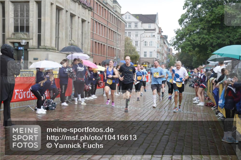 13.09.2026 - Kiel Lauf Yannick Fuchs http://msf.ph/oto/10416613 13.09.2026 10:48:30 Ziel 473, 854, 1161, 1322, 1564, 1763, 1818, 2011, 2042, 2649, 2956, 3031, 3272, 3402, 3773, 4511, 4753, 5546, 5655, 6629, 6935, 7313, 7435, 7724, 8083, 8349, 9561, 10820, 10979, 11304, 199, 596, 960, 995, 1273, 1586, 1595, 1644, 2001, 2097, 2253, 2625, 2712, 3012, 3014, 3715, 3738, 4553, 4720, 4736, 4896, 5116, 5447, 6000, 6418, 6507, 6760, 7104, 7212, 7326, 7668, 8553, 8737, 9915, 9972, 10234, 10265, 10634, 10672, 11005, 11349, 11383, 727 meine-sportfotos.de