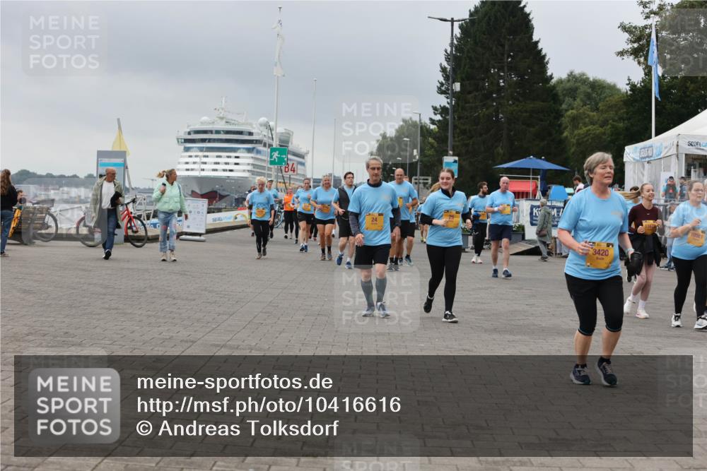 13.09.2026 - Kiel Lauf Andreas Tolksdorf http://msf.ph/oto/10416616 13.09.2026 10:07:23 Kiellinie 3420, 11678, 10581 meine-sportfotos.de