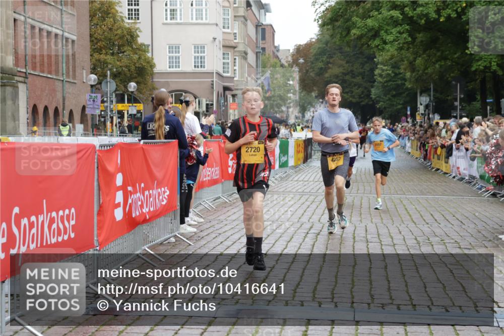 13.09.2026 - Kiel Lauf Yannick Fuchs http://msf.ph/oto/10416641 13.09.2026 09:37:41 Ziel 2057, 2720, 4252, 4790, 7827, 9518, 10220, 10656, 10778, 999, 2417, 3174, 3481, 4737, 5837, 7050, 8658, 8661, 9696, 10220, 12416, 2221, 2638, 2854, 4089, 5930, 7723, 8702, 10444, 10690, 2455, 3900, 7855 meine-sportfotos.de
