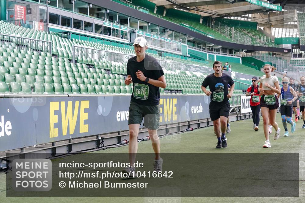 13.09.2026 - 21. swb-Marathon Bremen Michael Burmester http://msf.ph/oto/10416642 13.09.2026 13:19:52 Laufen im Stadion 333, 464, 486, 512, 704, 921, 938, 1066, 1129, 1156, 1409, 1431, 1446, 1506, 1697, 1756, 1765, 1815, 1916, 2010, 2028, 2064, 2137, 2224, 2240, 2294, 2315, 2349, 2417, 2453, 2501, 2533, 2557, 2563, 2622, 2626, 2689, 2694, 2695, 2702, 2703, 2722, 2756, 2786, 2793, 2843, 2845, 2879, 2886, 2944, 2983, 3017, 3018, 3031, 3035, 3036, 3037, 3046, 3059, 3072, 3096, 3102, 3116, 3139, 3189, 3198, 3243, 3263, 3264, 3285, 3287, 3310, 3315, 3619, 3879 meine-sportfotos.de
