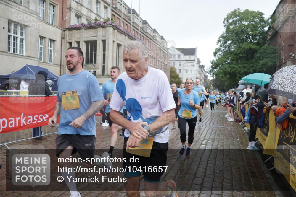 13.09.2026 - Kiel Lauf Yannick Fuchs http://msf.ph/oto/10416657 13.09.2026 10:48:33 Ziel 147, 170, 376, 472, 473, 854, 1161, 1322, 1763, 1818, 2011, 2042, 2649, 2956, 3031, 3272, 3402, 3613, 3773, 3845, 4511, 4753, 5546, 5655, 6629, 7313, 7435, 7724, 8305, 8349, 10820, 10979, 11304, 199, 596, 960, 995, 1273, 1564, 1586, 1595, 1644, 2001, 2097, 2253, 2625, 2712, 3012, 3014, 3738, 4511, 4553, 4720, 4736, 4896, 5116, 5447, 5546, 6000, 6418, 6507, 6760, 7104, 7212, 7326, 7668, 8553, 8737, 9972, 10234, 10265, 10634, 10672, 11005, 11349, 11383, 439, 727 meine-sportfotos.de