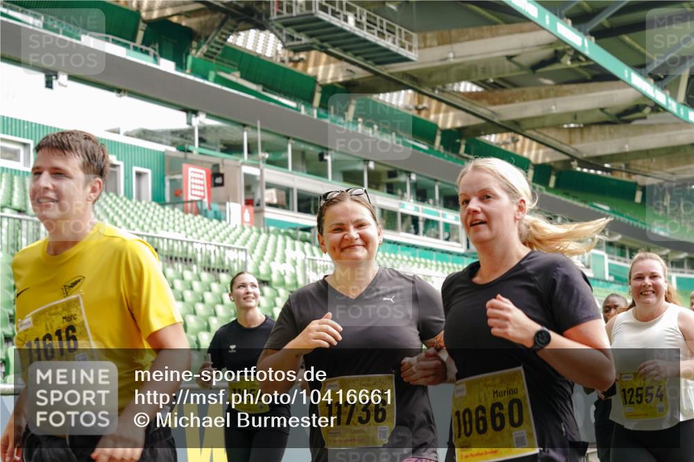 13.09.2026 - 21. swb-Marathon Bremen Michael Burmester http://msf.ph/oto/10416661 13.09.2026 10:42:19 Laufen im Stadion 10002, 10148, 10155, 10163, 10247, 10303, 10313, 10330, 10361, 10362, 10395, 10396, 10399, 10414, 10419, 10422, 10461, 10462, 10483, 10490, 10491, 10519, 10527, 10546, 10547, 10557, 10572, 10586, 10644, 10665, 10705, 10706, 10719, 10722, 10752, 10766, 10768, 10773, 10776, 10784, 10804, 10805, 10854, 10859, 10880, 10889, 10909, 10963, 10977, 11026, 11027, 11041, 11043, 11048, 11078, 11084, 11085, 11090, 11097, 11098, 11140, 11173, 11192, 11274 meine-sportfotos.de