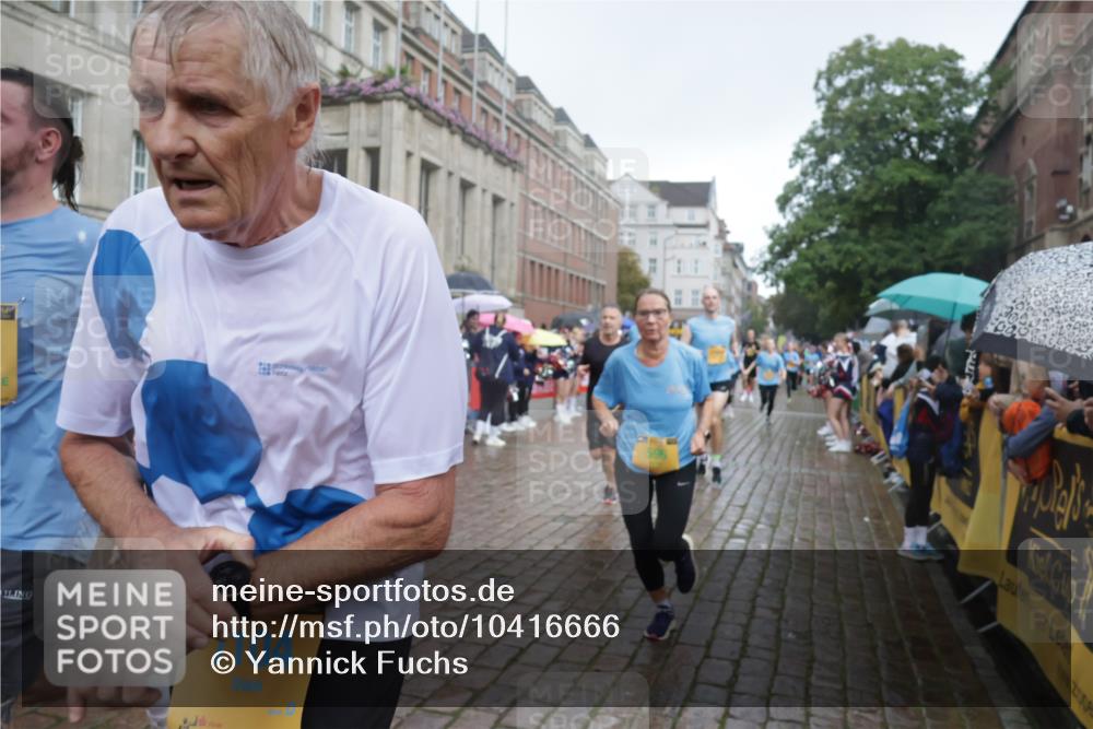 13.09.2026 - Kiel Lauf Yannick Fuchs http://msf.ph/oto/10416666 13.09.2026 10:48:34 Ziel 147, 170, 376, 418, 472, 473, 854, 1161, 1322, 1763, 1818, 2011, 2042, 2649, 2956, 3031, 3272, 3402, 3613, 3773, 3845, 4510, 4753, 5655, 6629, 7313, 7435, 7724, 8305, 8349, 8706, 10979, 11304, 12689, 199, 596, 960, 995, 1273, 1564, 1586, 1595, 1644, 1818, 2001, 2097, 2253, 2625, 2712, 3012, 3014, 3402, 3738, 4511, 4553, 4720, 4736, 4896, 5116, 5447, 5546, 6000, 6418, 6760, 7104, 7212, 7326, 7668, 8553, 8737, 9972, 10234, 10265, 10634, 10672, 11005, 11349, 11383, 439, 727 meine-sportfotos.de