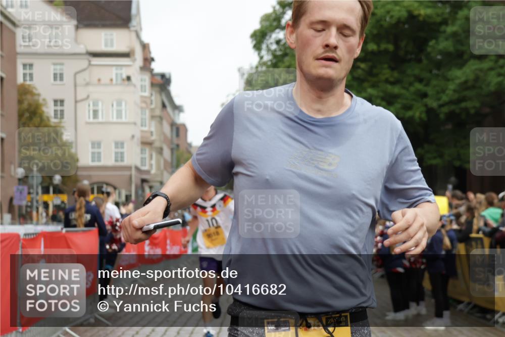 13.09.2026 - Kiel Lauf Yannick Fuchs http://msf.ph/oto/10416682 13.09.2026 09:37:44 Ziel 2057, 2720, 4252, 4790, 7827, 9518, 10656, 999, 2417, 3174, 3481, 4737, 5837, 7050, 7827, 8658, 8661, 9696, 10220, 10778, 12416, 836, 2221, 2408, 2638, 2854, 4089, 5534, 5930, 7723, 8702, 10444, 10690, 7855 meine-sportfotos.de