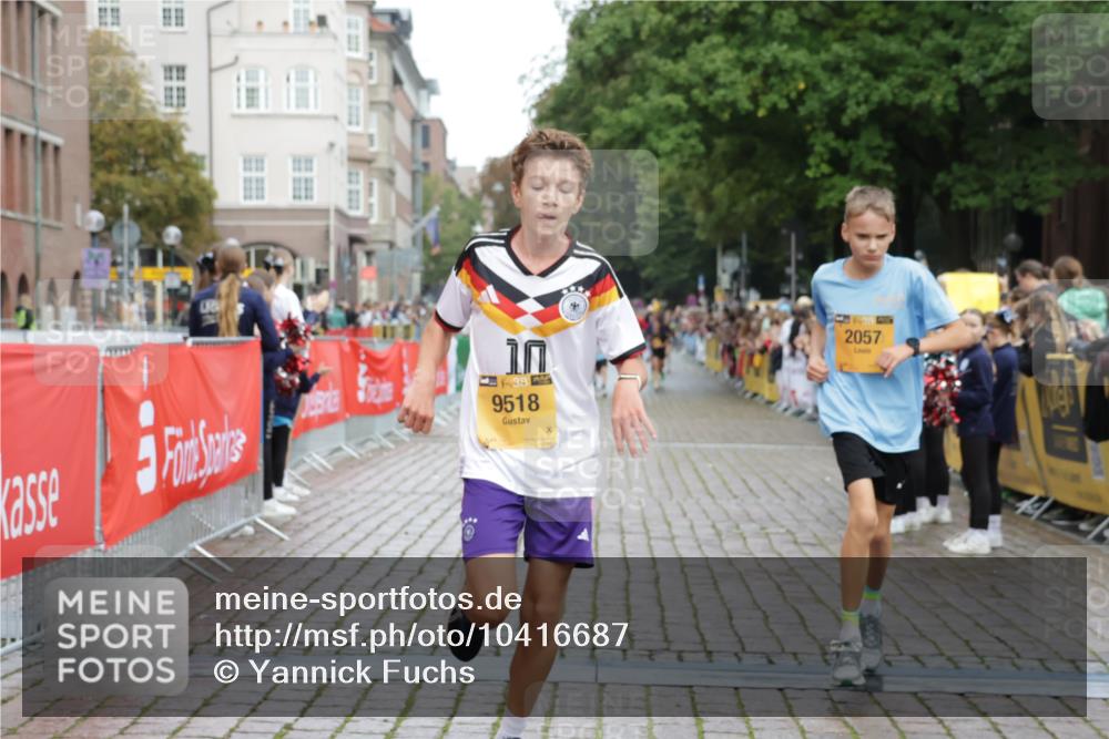 13.09.2026 - Kiel Lauf Yannick Fuchs http://msf.ph/oto/10416687 13.09.2026 09:37:45 Ziel 2057, 2720, 4252, 4790, 9518, 10656, 999, 2417, 3174, 3481, 4737, 5837, 7050, 7827, 8658, 8661, 9696, 10220, 10656, 10778, 12416, 235, 836, 2221, 2408, 2638, 2854, 4089, 5534, 5930, 7723, 8702, 10444, 10690, 12613, 999, 7855 meine-sportfotos.de