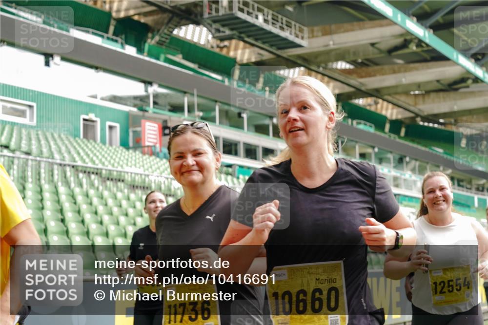 13.09.2026 - 21. swb-Marathon Bremen Michael Burmester http://msf.ph/oto/10416691 13.09.2026 10:42:19 Laufen im Stadion 10002, 10148, 10155, 10163, 10247, 10303, 10313, 10330, 10361, 10362, 10395, 10396, 10399, 10414, 10419, 10422, 10461, 10462, 10483, 10490, 10491, 10519, 10527, 10546, 10547, 10557, 10572, 10586, 10644, 10665, 10705, 10706, 10719, 10722, 10752, 10766, 10768, 10773, 10776, 10784, 10804, 10805, 10854, 10859, 10880, 10889, 10909, 10963, 10977, 11026, 11027, 11041, 11043, 11048, 11078, 11084, 11085, 11090, 11097, 11098, 11140, 11173, 11192, 11274 meine-sportfotos.de
