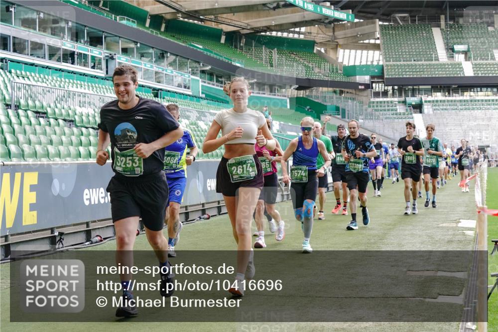 13.09.2026 - 21. swb-Marathon Bremen Michael Burmester http://msf.ph/oto/10416696 13.09.2026 13:19:53 Laufen im Stadion 333, 464, 486, 512, 704, 921, 938, 1066, 1129, 1156, 1409, 1431, 1446, 1506, 1697, 1756, 1765, 1815, 1916, 2010, 2028, 2064, 2137, 2224, 2240, 2294, 2315, 2349, 2417, 2437, 2453, 2501, 2519, 2533, 2557, 2563, 2588, 2622, 2626, 2689, 2694, 2695, 2702, 2703, 2722, 2756, 2786, 2793, 2843, 2845, 2879, 2886, 2944, 2983, 3017, 3018, 3031, 3035, 3036, 3037, 3046, 3059, 3072, 3102, 3116, 3139, 3189, 3198, 3243, 3263, 3264, 3285, 3287, 3310, 3315, 3619, 3879 meine-sportfotos.de