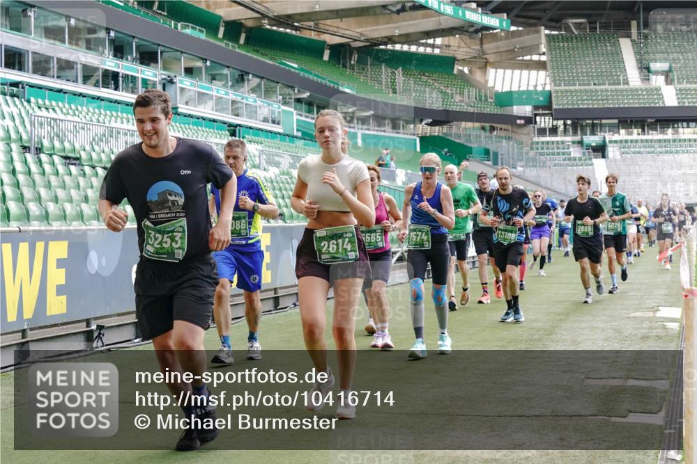 13.09.2026 - 21. swb-Marathon Bremen Michael Burmester http://msf.ph/oto/10416714 13.09.2026 13:19:54 Laufen im Stadion 333, 464, 486, 512, 704, 921, 938, 1066, 1129, 1156, 1409, 1431, 1446, 1506, 1697, 1756, 1765, 1815, 1916, 2010, 2028, 2064, 2137, 2224, 2240, 2294, 2315, 2349, 2394, 2395, 2417, 2437, 2453, 2501, 2519, 2533, 2557, 2563, 2588, 2622, 2626, 2689, 2694, 2695, 2702, 2703, 2722, 2756, 2786, 2793, 2843, 2845, 2879, 2886, 2944, 2983, 3017, 3018, 3031, 3035, 3036, 3037, 3046, 3059, 3072, 3102, 3116, 3139, 3189, 3198, 3243, 3263, 3264, 3285, 3287, 3310, 3315, 3619, 3879 meine-sportfotos.de