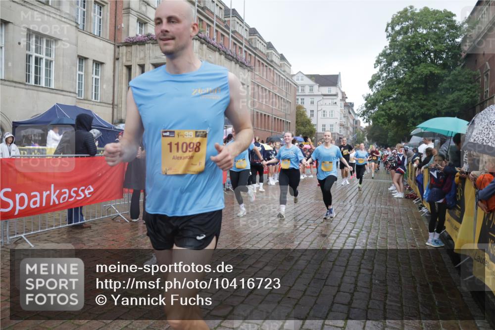 13.09.2026 - Kiel Lauf Yannick Fuchs http://msf.ph/oto/10416723 13.09.2026 10:48:36 Ziel 147, 170, 376, 418, 472, 473, 1161, 1322, 1930, 2011, 2042, 2649, 2956, 3031, 3613, 3773, 3845, 4510, 4753, 5246, 5655, 6629, 7313, 7435, 7724, 8305, 8349, 8706, 9574, 10979, 11304, 12689, 199, 473, 854, 960, 1161, 1273, 1564, 1595, 1644, 1763, 1818, 2001, 2097, 2253, 2649, 2712, 3012, 3014, 3272, 3402, 3738, 4511, 4553, 4720, 4736, 4896, 5116, 5447, 5546, 6000, 6418, 6760, 7212, 7326, 7668, 8553, 8737, 9972, 10234, 10265, 10672, 11005, 11349, 11383, 439, 727, 3012, 3014 meine-sportfotos.de