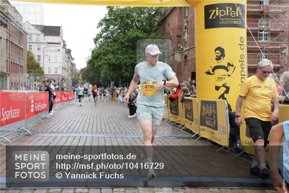 13.09.2026 - Kiel Lauf Yannick Fuchs http://msf.ph/oto/10416729 13.09.2026 09:37:49 Ziel 2057, 2221, 2638, 2720, 4252, 4790, 9518, 10690, 2417, 3174, 3481, 4737, 5837, 7050, 7827, 8658, 8661, 9696, 10220, 10656, 10778, 12416, 235, 836, 2408, 2854, 4089, 5242, 5534, 5930, 7459, 7723, 8702, 10444, 12613, 999, 3174 meine-sportfotos.de