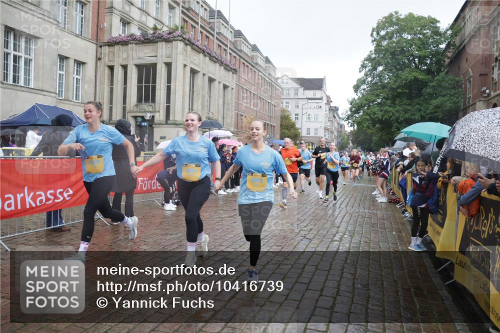 13.09.2026 - Kiel Lauf Yannick Fuchs http://msf.ph/oto/10416739 13.09.2026 10:48:37 Ziel 147, 170, 376, 418, 472, 1322, 1930, 2011, 2042, 2956, 3031, 3613, 3773, 3845, 4510, 4753, 5246, 5655, 5841, 6629, 7313, 7435, 7724, 8305, 8706, 9353, 9574, 12689, 199, 473, 854, 960, 1161, 1322, 1564, 1595, 1644, 1763, 1818, 2001, 2042, 2097, 2253, 2649, 2712, 3012, 3014, 3272, 3402, 3738, 4511, 4553, 4720, 4736, 4896, 5116, 5447, 5546, 6000, 6760, 7212, 7326, 7668, 8553, 8737, 9972, 10234, 10265, 10672, 11005, 11349, 11383, 439, 727, 3012, 3014, 10933 meine-sportfotos.de