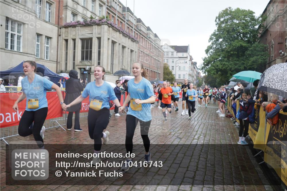 13.09.2026 - Kiel Lauf Yannick Fuchs http://msf.ph/oto/10416743 13.09.2026 10:48:37 Ziel 147, 170, 376, 418, 472, 1322, 1930, 2011, 2042, 2956, 3031, 3613, 3773, 3845, 4510, 4753, 5246, 5655, 5841, 6629, 7313, 7435, 7724, 8305, 8706, 9353, 9574, 12689, 199, 473, 854, 960, 1161, 1322, 1564, 1595, 1644, 1763, 1818, 2001, 2042, 2097, 2253, 2649, 2712, 3012, 3014, 3272, 3402, 3738, 4511, 4553, 4720, 4736, 4896, 5116, 5447, 5546, 6000, 6760, 7212, 7326, 7668, 8553, 8737, 9972, 10234, 10265, 10672, 11005, 11349, 11383, 439, 727, 3012, 3014, 10933 meine-sportfotos.de