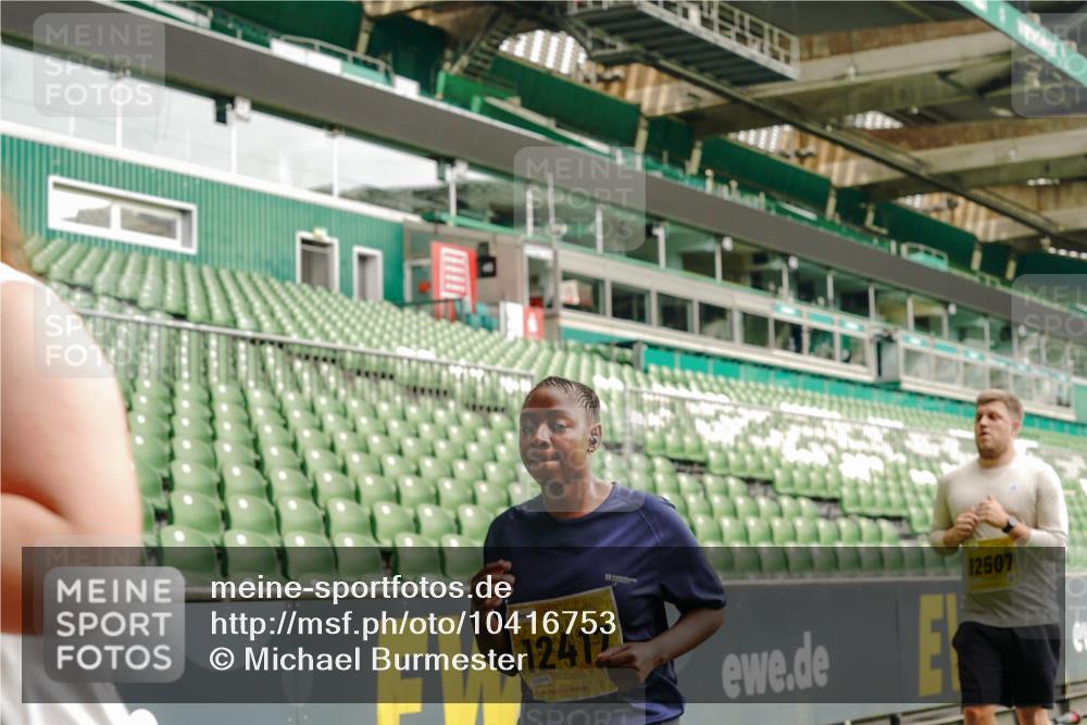 13.09.2026 - 21. swb-Marathon Bremen Michael Burmester http://msf.ph/oto/10416753 13.09.2026 10:42:21 Laufen im Stadion 10002, 10148, 10155, 10163, 10247, 10303, 10313, 10330, 10361, 10362, 10395, 10396, 10399, 10414, 10419, 10422, 10461, 10462, 10483, 10490, 10491, 10519, 10527, 10546, 10547, 10557, 10572, 10586, 10644, 10665, 10705, 10706, 10719, 10722, 10752, 10766, 10768, 10773, 10776, 10784, 10804, 10805, 10854, 10859, 10880, 10889, 10909, 10963, 10977, 11026, 11027, 11041, 11043, 11048, 11078, 11084, 11085, 11090, 11097, 11098, 11140, 11173, 11192, 11274 meine-sportfotos.de