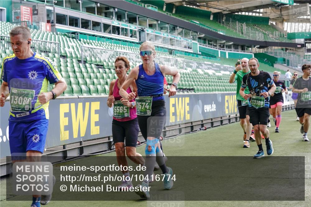 13.09.2026 - 21. swb-Marathon Bremen Michael Burmester http://msf.ph/oto/10416774 13.09.2026 13:19:56 Laufen im Stadion 333, 464, 486, 512, 704, 921, 938, 1066, 1129, 1156, 1409, 1431, 1446, 1506, 1697, 1756, 1765, 1815, 1916, 2010, 2028, 2064, 2137, 2224, 2240, 2294, 2315, 2349, 2394, 2395, 2417, 2437, 2453, 2501, 2519, 2533, 2557, 2563, 2588, 2622, 2626, 2689, 2694, 2695, 2702, 2703, 2722, 2756, 2786, 2793, 2843, 2845, 2879, 2886, 2944, 2983, 3017, 3018, 3031, 3035, 3036, 3037, 3046, 3059, 3072, 3102, 3116, 3139, 3189, 3198, 3243, 3263, 3264, 3285, 3287, 3310, 3315, 3619, 3879 meine-sportfotos.de