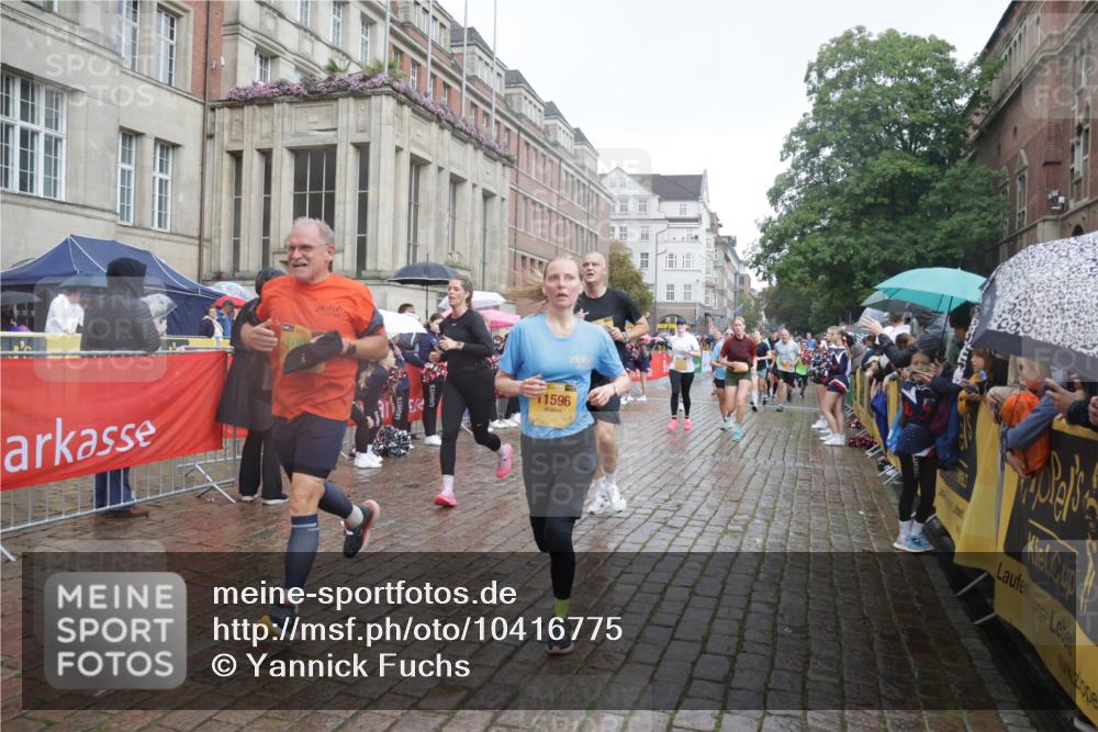 13.09.2026 - Kiel Lauf Yannick Fuchs http://msf.ph/oto/10416775 13.09.2026 10:48:39 Ziel 147, 170, 376, 418, 472, 1930, 2011, 2956, 3031, 3613, 3773, 3845, 4201, 4510, 4753, 5246, 5655, 5841, 6039, 7313, 7354, 7435, 7724, 8305, 8706, 9353, 9500, 9574, 12588, 12689, 199, 473, 854, 960, 1161, 1322, 1564, 1595, 1644, 1763, 1818, 2001, 2042, 2097, 2253, 2649, 2712, 3272, 3402, 3738, 4511, 4553, 4720, 4736, 4753, 4896, 5116, 5447, 5546, 6000, 6760, 7212, 7326, 8553, 8737, 9972, 10234, 10265, 10672, 11005, 11349, 11383, 439, 727, 3012, 3014, 10933 meine-sportfotos.de