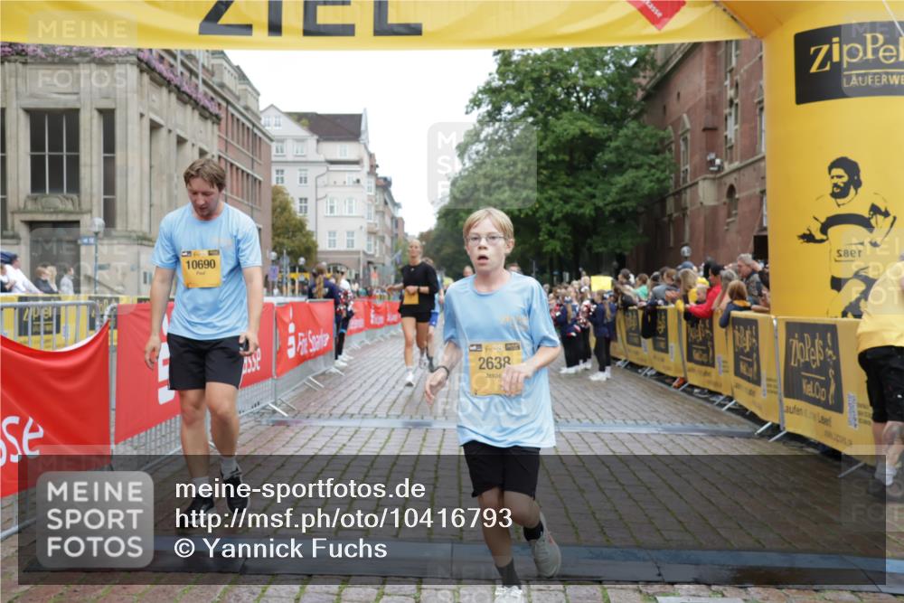 13.09.2026 - Kiel Lauf Yannick Fuchs http://msf.ph/oto/10416793 13.09.2026 09:37:56 Ziel 2221, 2638, 2854, 4089, 4790, 5930, 7723, 8702, 10444, 10690, 2057, 2417, 2720, 4252, 4790, 5837, 7050, 7827, 8661, 9518, 9696, 10220, 10656, 10778, 12416, 152, 235, 836, 1487, 2408, 5242, 5534, 6277, 7459, 12613, 2417, 3174, 3481, 4737, 8658, 9696 meine-sportfotos.de