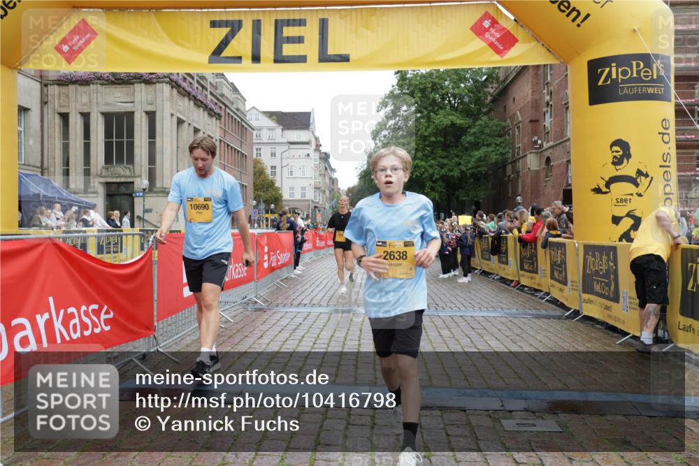 13.09.2026 - Kiel Lauf Yannick Fuchs http://msf.ph/oto/10416798 13.09.2026 09:37:57 Ziel 2221, 2638, 2854, 4089, 5930, 7723, 8702, 10444, 10690, 2057, 2417, 2720, 4252, 4790, 5837, 7050, 7827, 8661, 9518, 10220, 10656, 10778, 12416, 152, 235, 836, 1487, 2408, 5242, 5534, 6277, 7459, 12613, 2417, 3174, 3481, 4737, 8658, 9696 meine-sportfotos.de