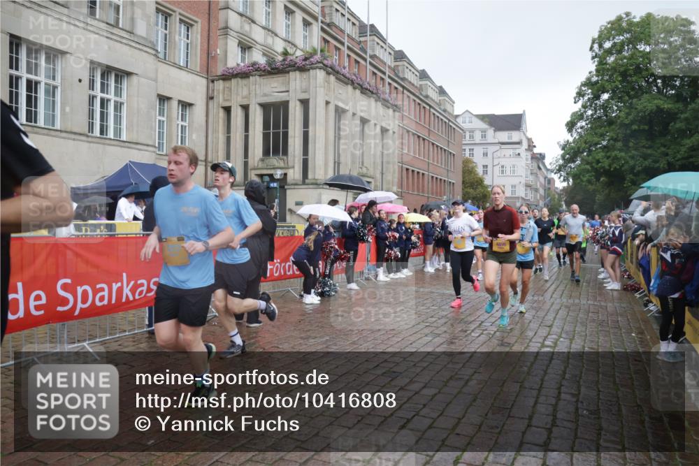 13.09.2026 - Kiel Lauf Yannick Fuchs http://msf.ph/oto/10416808 13.09.2026 10:48:40 Ziel 147, 170, 376, 418, 472, 1930, 2011, 2956, 3031, 3613, 3631, 3773, 3845, 4201, 4510, 5246, 5655, 5841, 6039, 7313, 7354, 7435, 7724, 8305, 8706, 9353, 9500, 9574, 12588, 12689, 199, 473, 854, 960, 1161, 1322, 1564, 1595, 1644, 1763, 1818, 2001, 2042, 2097, 2253, 2649, 2712, 3272, 3402, 3738, 4511, 4553, 4720, 4736, 4753, 4896, 5116, 5447, 5546, 6000, 6760, 7212, 7326, 8553, 8737, 9972, 10234, 10265, 10672, 11005, 11349, 11383, 439, 727, 3012, 3014, 10933 meine-sportfotos.de