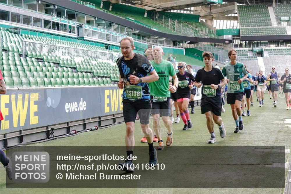 13.09.2026 - 21. swb-Marathon Bremen Michael Burmester http://msf.ph/oto/10416810 13.09.2026 13:19:57 Laufen im Stadion 333, 464, 486, 512, 704, 921, 938, 1066, 1129, 1156, 1409, 1431, 1446, 1506, 1697, 1756, 1765, 1815, 1916, 2010, 2028, 2064, 2137, 2224, 2240, 2294, 2315, 2349, 2394, 2395, 2417, 2437, 2453, 2501, 2519, 2533, 2557, 2563, 2588, 2622, 2626, 2689, 2694, 2695, 2702, 2703, 2722, 2756, 2786, 2793, 2843, 2845, 2879, 2886, 2944, 2983, 3017, 3018, 3031, 3035, 3036, 3037, 3046, 3059, 3072, 3102, 3116, 3139, 3189, 3198, 3243, 3263, 3264, 3285, 3287, 3310, 3315, 3619, 3879 meine-sportfotos.de