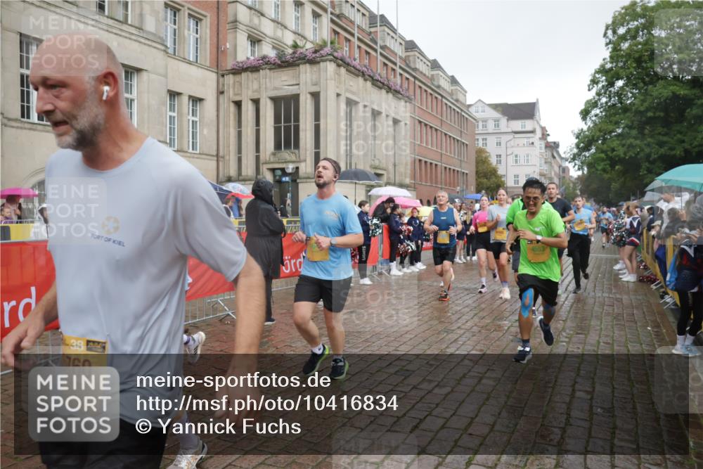 13.09.2026 - Kiel Lauf Yannick Fuchs http://msf.ph/oto/10416834 13.09.2026 10:48:44 Ziel 147, 170, 376, 418, 472, 727, 1930, 2383, 3613, 3631, 3845, 3916, 4201, 4510, 5246, 5841, 6039, 6087, 6623, 7354, 8305, 8570, 8706, 9353, 9500, 9574, 11879, 12588, 12689, 199, 473, 854, 960, 1161, 1322, 1564, 1644, 1763, 1818, 2001, 2011, 2042, 2097, 2253, 2649, 2956, 3031, 3272, 3402, 3738, 3773, 4511, 4553, 4736, 4753, 5116, 5447, 5546, 5655, 6000, 6760, 7326, 8553, 9972, 10234, 10265, 10672, 11005, 11349, 11383, 439, 3012, 3014, 10933 meine-sportfotos.de