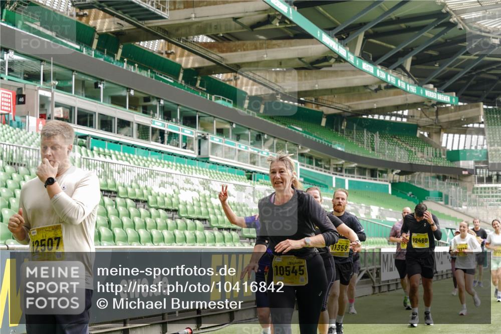 13.09.2026 - 21. swb-Marathon Bremen Michael Burmester http://msf.ph/oto/10416842 13.09.2026 10:42:23 Laufen im Stadion 10002, 10148, 10155, 10163, 10247, 10303, 10313, 10330, 10361, 10362, 10395, 10396, 10399, 10414, 10419, 10422, 10461, 10462, 10483, 10490, 10491, 10519, 10527, 10546, 10547, 10557, 10572, 10586, 10644, 10665, 10705, 10706, 10719, 10722, 10752, 10766, 10768, 10773, 10776, 10784, 10804, 10805, 10854, 10859, 10880, 10889, 10909, 10963, 10977, 11026, 11027, 11041, 11043, 11048, 11078, 11084, 11085, 11090, 11097, 11098, 11140, 11173, 11192, 11274 meine-sportfotos.de