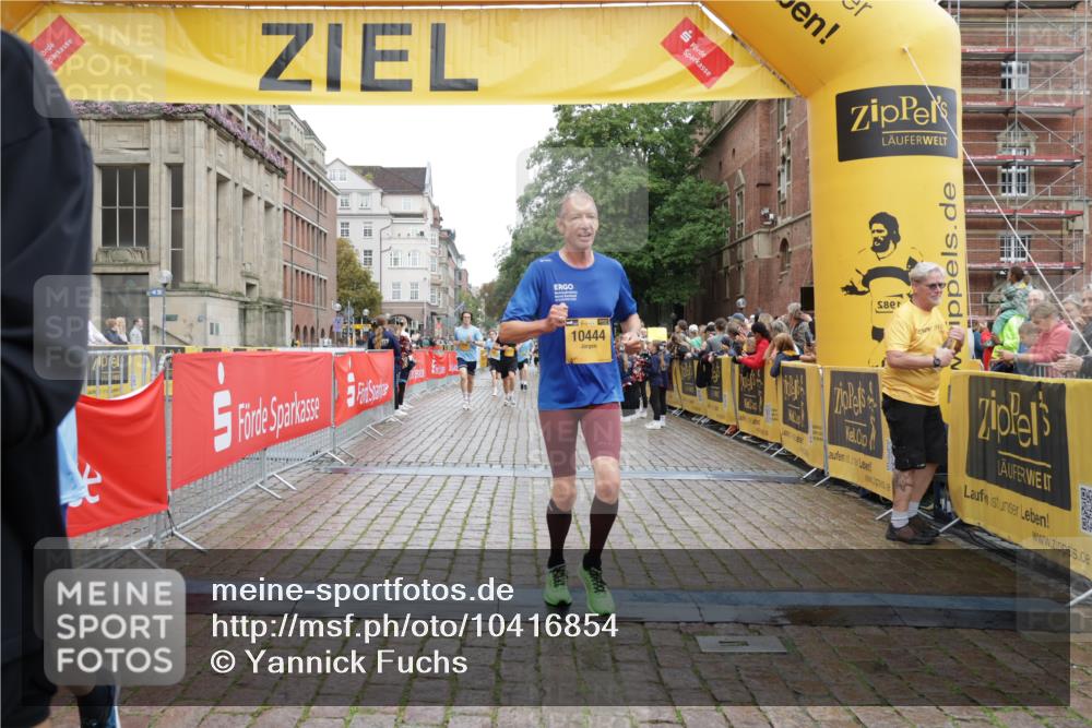 13.09.2026 - Kiel Lauf Yannick Fuchs http://msf.ph/oto/10416854 13.09.2026 09:38:01 Ziel 235, 836, 2221, 2408, 2638, 2854, 4089, 5534, 5930, 7459, 7723, 8702, 10444, 10690, 12613, 2057, 2720, 4252, 4790, 5837, 7050, 7827, 8661, 9518, 10220, 10656, 10778, 12416, 152, 1487, 1946, 2480, 2903, 5242, 6277, 2417, 4737, 5837, 7050, 8661, 9696, 12416 meine-sportfotos.de