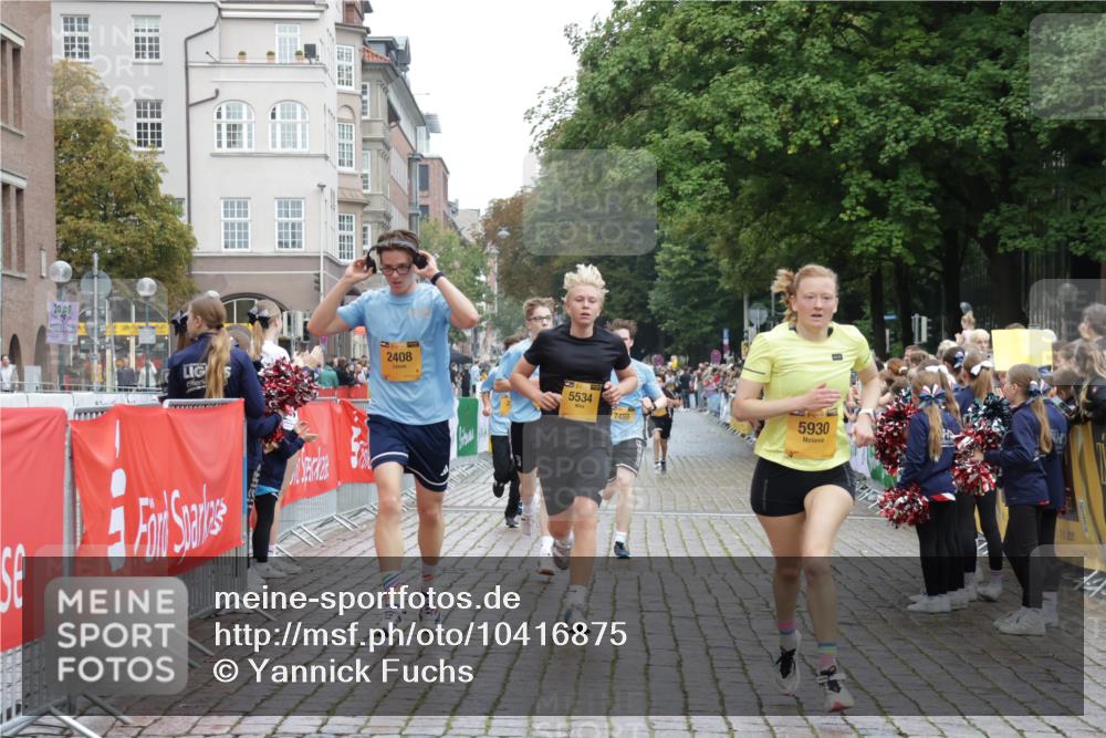 13.09.2026 - Kiel Lauf Yannick Fuchs http://msf.ph/oto/10416875 13.09.2026 09:38:02 Ziel 235, 836, 2221, 2408, 2638, 2854, 4089, 5534, 5930, 7459, 7723, 8702, 10444, 10690, 12613, 2057, 2221, 2720, 4252, 4790, 7050, 7827, 8661, 9518, 10220, 10656, 10778, 152, 1487, 1946, 2480, 2903, 5242, 6277, 2417, 4737, 5837, 7050, 8661, 9696, 12416 meine-sportfotos.de