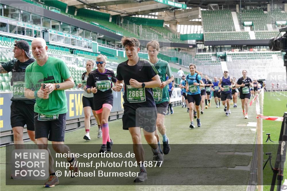 13.09.2026 - 21. swb-Marathon Bremen Michael Burmester http://msf.ph/oto/10416877 13.09.2026 13:19:59 Laufen im Stadion 333, 464, 486, 512, 704, 921, 938, 1066, 1129, 1156, 1409, 1431, 1439, 1446, 1506, 1697, 1756, 1765, 1815, 1916, 2010, 2028, 2064, 2137, 2224, 2240, 2278, 2294, 2315, 2349, 2394, 2395, 2417, 2437, 2453, 2501, 2519, 2533, 2557, 2563, 2588, 2622, 2626, 2689, 2694, 2695, 2702, 2703, 2722, 2756, 2786, 2793, 2843, 2845, 2886, 2944, 2983, 3017, 3018, 3031, 3035, 3036, 3037, 3046, 3059, 3072, 3102, 3116, 3139, 3189, 3198, 3243, 3263, 3264, 3285, 3287, 3310, 3315, 3619, 3879 meine-sportfotos.de