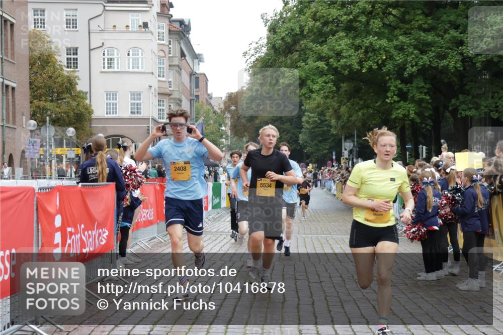 13.09.2026 - Kiel Lauf Yannick Fuchs http://msf.ph/oto/10416878 13.09.2026 09:38:02 Ziel 235, 836, 2221, 2408, 2638, 2854, 4089, 5534, 5930, 7459, 7723, 8702, 10444, 10690, 12613, 2057, 2221, 2720, 4252, 4790, 7050, 7827, 8661, 9518, 10220, 10656, 10778, 152, 1487, 1946, 2480, 2903, 5242, 6277, 2417, 4737, 5837, 7050, 8661, 9696, 12416 meine-sportfotos.de