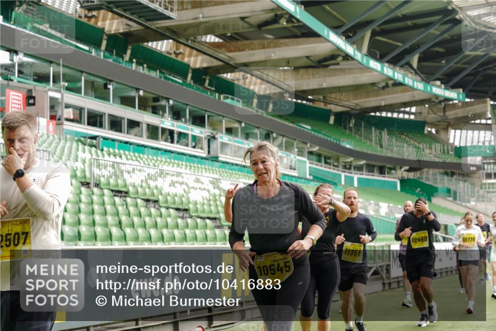 13.09.2026 - 21. swb-Marathon Bremen Michael Burmester http://msf.ph/oto/10416883 13.09.2026 10:42:23 Laufen im Stadion 10002, 10148, 10155, 10163, 10247, 10303, 10313, 10330, 10361, 10362, 10395, 10396, 10399, 10414, 10419, 10422, 10461, 10462, 10483, 10490, 10491, 10519, 10527, 10546, 10547, 10557, 10572, 10586, 10644, 10665, 10705, 10706, 10719, 10722, 10752, 10766, 10768, 10773, 10776, 10784, 10804, 10805, 10854, 10859, 10880, 10889, 10909, 10963, 10977, 11026, 11027, 11041, 11043, 11048, 11078, 11084, 11085, 11090, 11097, 11098, 11140, 11173, 11192, 11274 meine-sportfotos.de