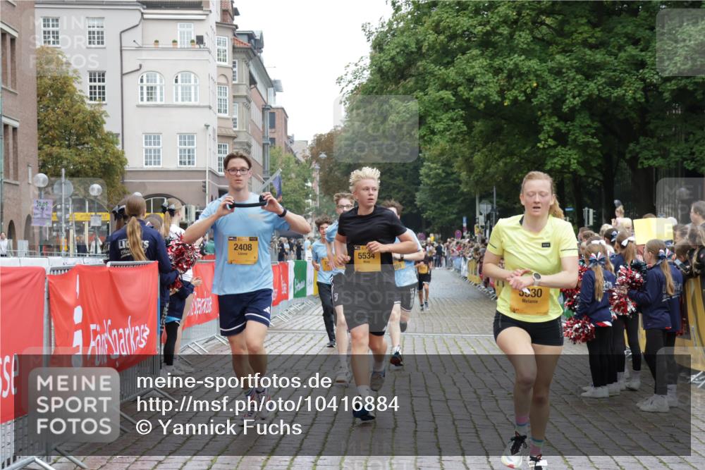 13.09.2026 - Kiel Lauf Yannick Fuchs http://msf.ph/oto/10416884 13.09.2026 09:38:02 Ziel 235, 836, 2221, 2408, 2638, 2854, 4089, 5534, 5930, 7459, 7723, 8702, 10444, 10690, 12613, 2057, 2221, 2720, 4252, 4790, 7050, 7827, 8661, 9518, 10220, 10656, 10778, 152, 1487, 1946, 2480, 2903, 5242, 6277, 2417, 4737, 5837, 7050, 8661, 9696, 12416 meine-sportfotos.de