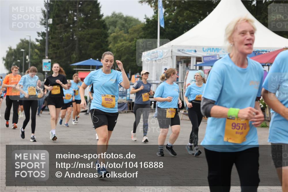 13.09.2026 - Kiel Lauf Andreas Tolksdorf http://msf.ph/oto/10416888 13.09.2026 10:07:34 Kiellinie 1170, 1442, 14, 38, 8826, 2827, 8014, 9570 meine-sportfotos.de