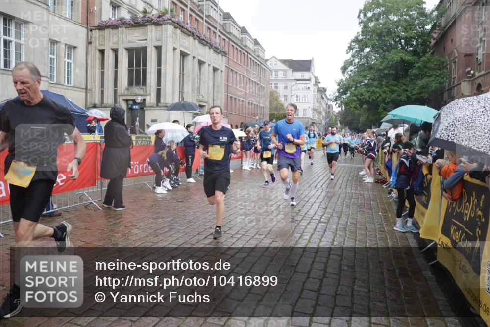 13.09.2026 - Kiel Lauf Yannick Fuchs http://msf.ph/oto/10416899 13.09.2026 10:48:48 Ziel 418, 439, 727, 1185, 1455, 1930, 2383, 3158, 3613, 3631, 3795, 3845, 3916, 4201, 4510, 5074, 5246, 5841, 6039, 6046, 6087, 6623, 6745, 7354, 7789, 8342, 8345, 8570, 8706, 8891, 9353, 9500, 9574, 10190, 10546, 11879, 12527, 12588, 12689, 147, 170, 199, 376, 472, 473, 854, 1161, 1322, 1564, 1763, 1818, 2001, 2011, 2042, 2097, 2253, 2649, 2956, 3031, 3272, 3402, 3613, 3738, 3773, 3845, 4511, 4736, 4753, 5116, 5447, 5546, 5655, 6000, 7326, 8553, 9972, 10265, 11005, 11349, 11383 meine-sportfotos.de