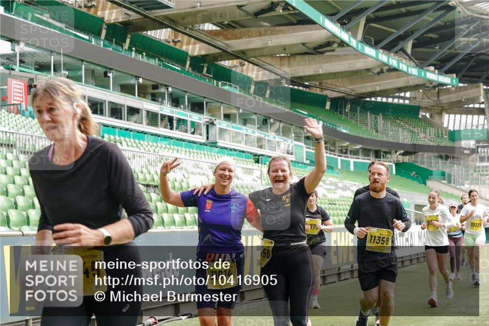 13.09.2026 - 21. swb-Marathon Bremen Michael Burmester http://msf.ph/oto/10416905 13.09.2026 10:42:24 Laufen im Stadion 10002, 10148, 10155, 10163, 10247, 10303, 10313, 10330, 10361, 10362, 10395, 10396, 10399, 10414, 10419, 10422, 10461, 10462, 10474, 10490, 10491, 10519, 10527, 10546, 10547, 10557, 10572, 10644, 10665, 10705, 10706, 10719, 10722, 10752, 10766, 10768, 10773, 10776, 10784, 10804, 10805, 10854, 10859, 10880, 10889, 10909, 10963, 10977, 11026, 11027, 11041, 11043, 11048, 11078, 11084, 11085, 11090, 11097, 11098, 11140, 11173, 11192, 11274 meine-sportfotos.de