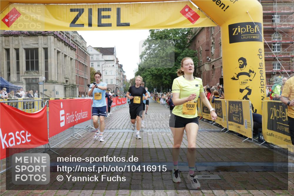 13.09.2026 - Kiel Lauf Yannick Fuchs http://msf.ph/oto/10416915 13.09.2026 09:38:04 Ziel 235, 836, 2408, 2854, 4089, 5242, 5534, 5930, 7459, 7723, 8702, 10444, 10690, 12613, 2057, 2221, 2638, 2720, 4252, 4790, 7050, 7827, 9518, 10220, 10656, 10690, 10778, 152, 1487, 1946, 2480, 2903, 6277, 11351, 2417, 5837, 7050, 8661, 10220, 10778, 12416 meine-sportfotos.de