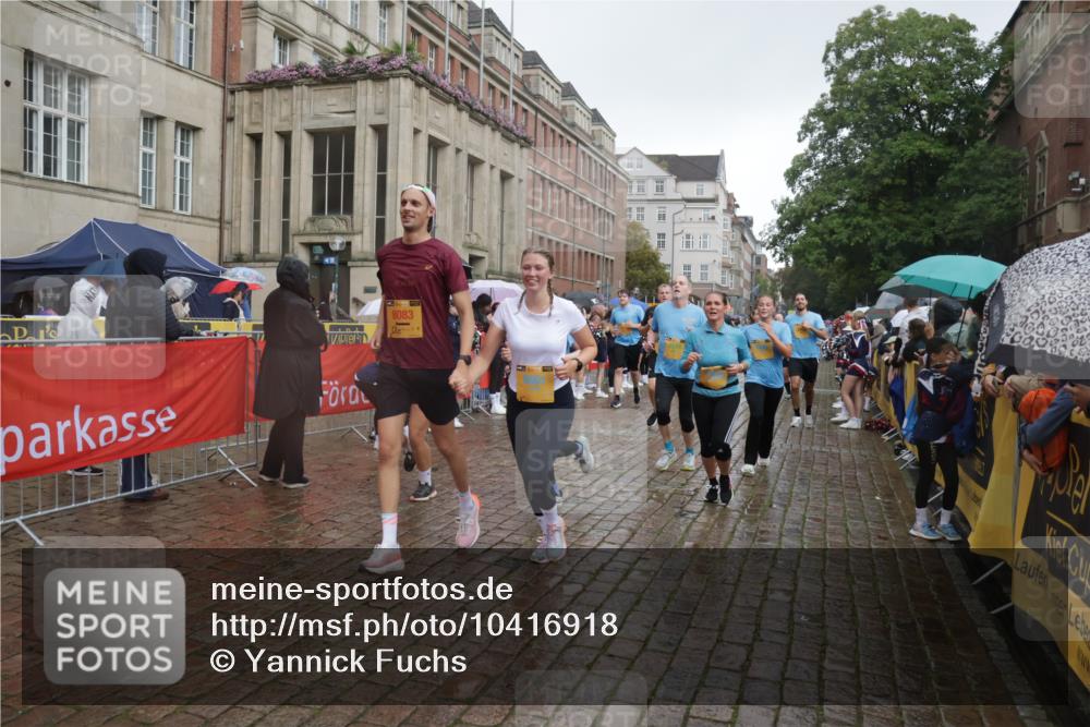 13.09.2026 - Kiel Lauf Yannick Fuchs http://msf.ph/oto/10416918 13.09.2026 10:48:55 Ziel 73, 439, 598, 727, 966, 1185, 1455, 2383, 3158, 3496, 3631, 3795, 3916, 4528, 4809, 5074, 5228, 5803, 6046, 6050, 6087, 6376, 6623, 6745, 7789, 7906, 7999, 8271, 8342, 8345, 8377, 8570, 8891, 9031, 10190, 10546, 11879, 12064, 12527, 12582, 12759, 147, 170, 376, 418, 472, 473, 854, 1161, 1322, 1564, 1763, 1818, 1930, 2011, 2042, 2649, 2956, 3031, 3272, 3402, 3613, 3631, 3773, 3845, 4201, 4510, 4511, 4753, 5246, 5546, 5655 meine-sportfotos.de