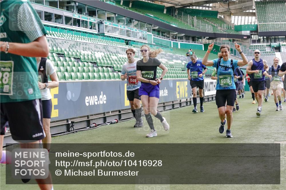 13.09.2026 - 21. swb-Marathon Bremen Michael Burmester http://msf.ph/oto/10416928 13.09.2026 13:20:01 Laufen im Stadion 333, 464, 486, 512, 704, 921, 938, 1066, 1129, 1156, 1409, 1431, 1439, 1446, 1506, 1697, 1756, 1765, 1815, 1916, 2010, 2028, 2064, 2137, 2224, 2240, 2278, 2294, 2315, 2349, 2394, 2395, 2417, 2437, 2453, 2501, 2519, 2533, 2557, 2563, 2588, 2622, 2626, 2689, 2694, 2695, 2702, 2703, 2722, 2756, 2786, 2793, 2843, 2845, 2886, 2944, 2983, 3004, 3017, 3018, 3031, 3035, 3036, 3037, 3046, 3059, 3072, 3102, 3116, 3139, 3189, 3198, 3243, 3263, 3264, 3285, 3287, 3310, 3315, 3619, 3879 meine-sportfotos.de