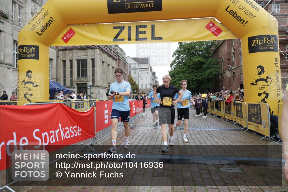 13.09.2026 - Kiel Lauf Yannick Fuchs http://msf.ph/oto/10416936 13.09.2026 09:38:06 Ziel 235, 836, 1487, 2408, 2854, 4089, 5242, 5534, 5930, 7459, 7723, 8702, 10444, 12613, 2057, 2221, 2638, 2720, 2854, 4252, 4790, 7723, 7827, 8702, 9518, 10220, 10656, 10690, 10778, 152, 1946, 2480, 2903, 3315, 3344, 6277, 11351, 2417, 5837, 7050, 7827, 8661, 10220, 10778, 12416 meine-sportfotos.de