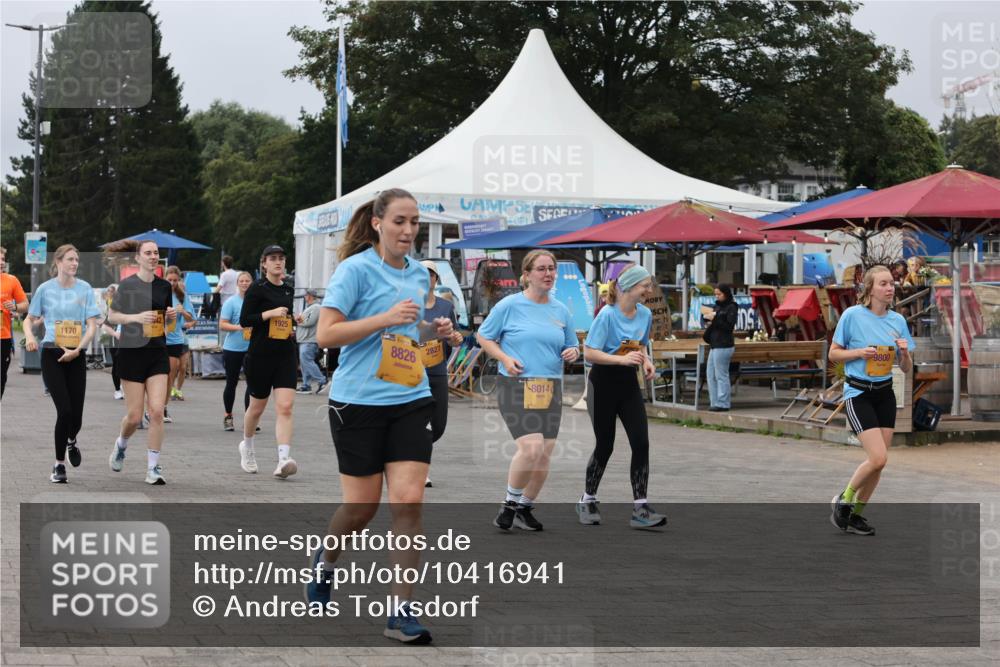 13.09.2026 - Kiel Lauf Andreas Tolksdorf http://msf.ph/oto/10416941 13.09.2026 10:07:35 Kiellinie 1170, 1925, 8826, 2827, 8014, 9800 meine-sportfotos.de